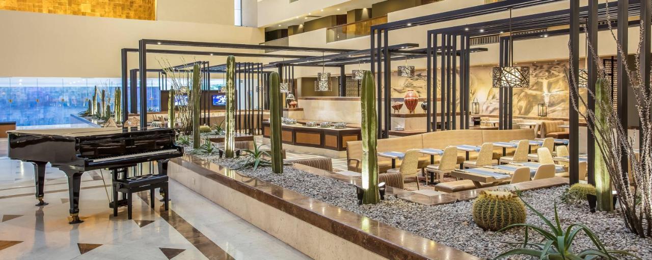Sheraton Chihuahua Soberano Exterior photo