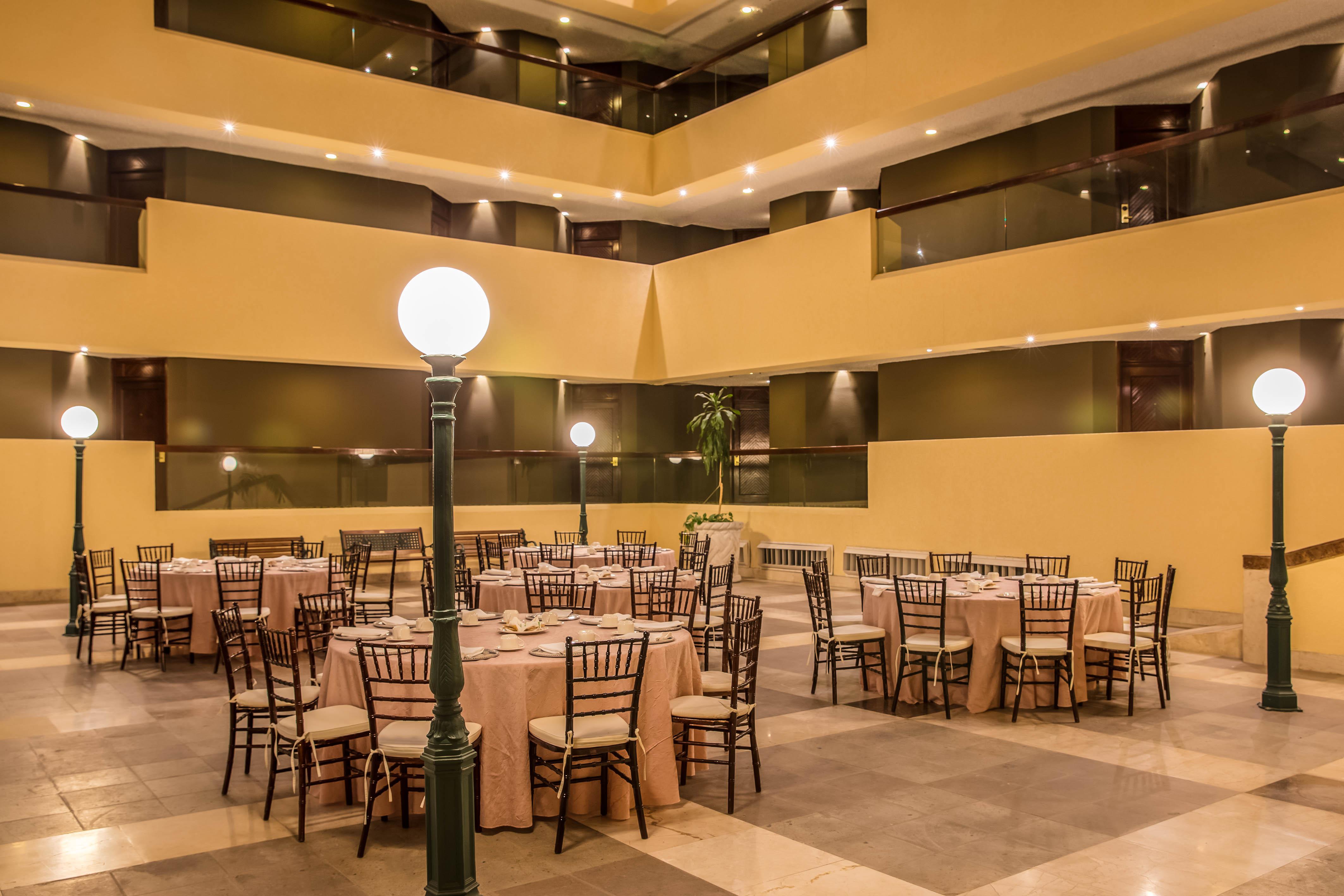 Sheraton Chihuahua Soberano Exterior photo
